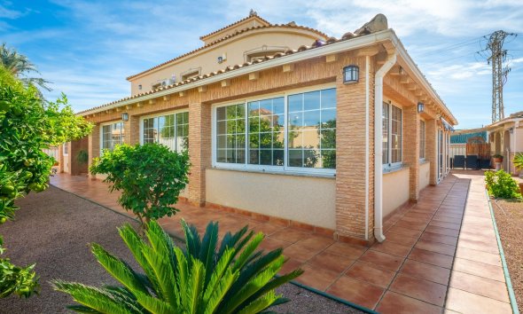 Resale - Villa - Torrevieja - El chaparral