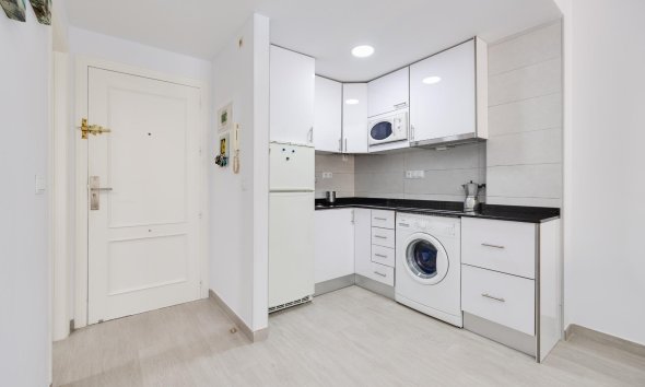 Resale - Apartment - Torrevieja - La Mata