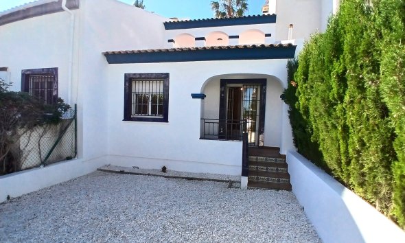 Resale - Bungalow - Orihuela Costa - La Rioja V