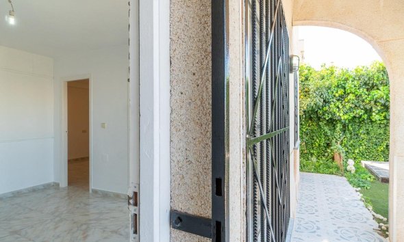 Resale - Terraced house / Townhouse - Torrevieja - Carrefour