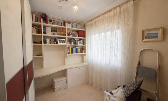 Resale - Apartment - Torrevieja - Playa del cura