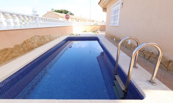 Resale - Villa - Torrevieja - Los Balcones - Los Altos del Edén