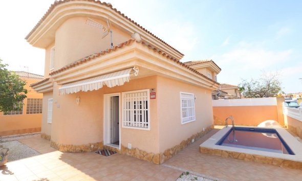 Resale - Villa - Torrevieja - Los Balcones - Los Altos del Edén