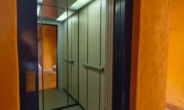 Resale - Apartment - Orihuela Costa - Villamartín