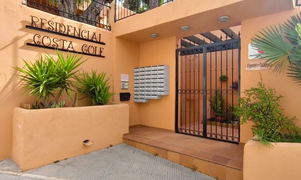 Resale - Apartment - Orihuela Costa - Villamartín