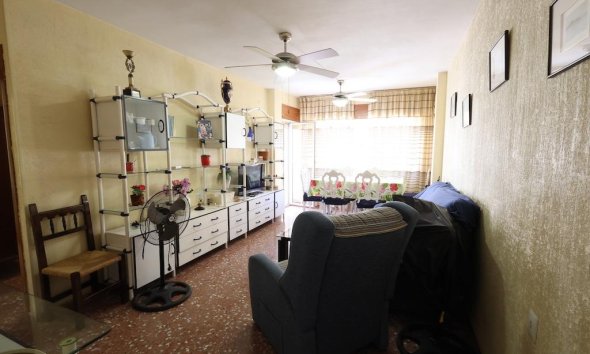 Resale - Apartment - Torrevieja - Acequion