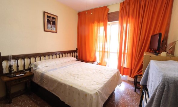 Resale - Apartment - Torrevieja - Acequion