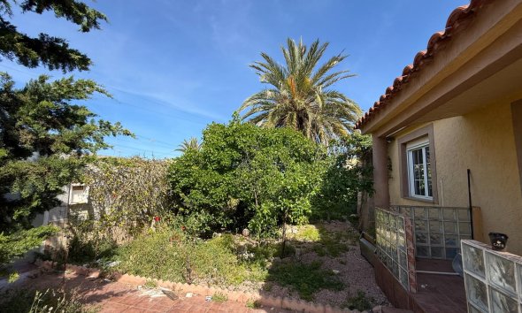 Resale - Villa - Torrevieja - Playa de los locos