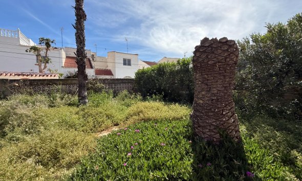 Resale - Villa - Torrevieja - Playa de los locos
