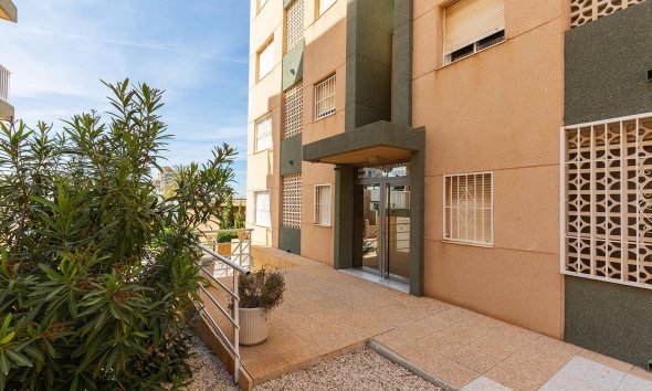 Resale - Apartment - Torrevieja - Cabo Cervera