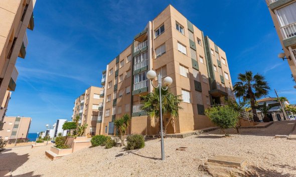 Resale - Apartment - Torrevieja - Cabo Cervera