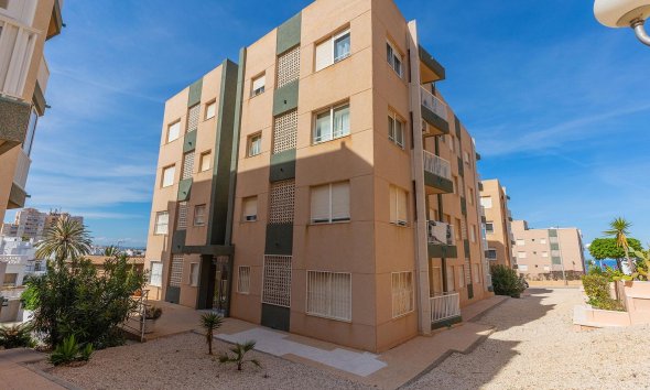 Resale - Apartment - Torrevieja - Cabo Cervera