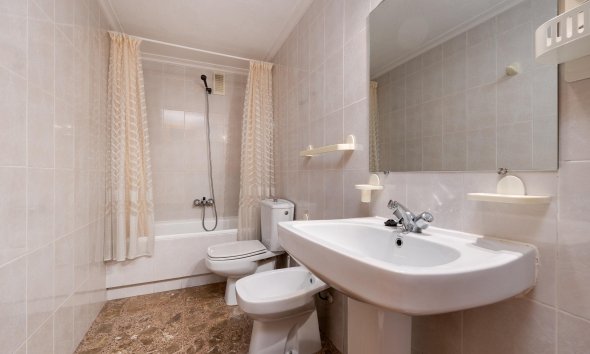 Resale - Apartment - Torrevieja - Playa del cura