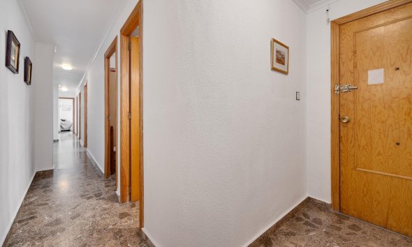 Resale - Apartment - Torrevieja - Playa del cura