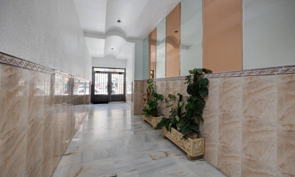 Resale - Apartment - Torrevieja - Playa del cura