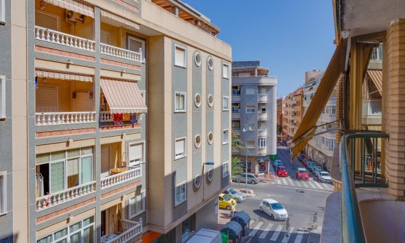 Resale - Apartment - Torrevieja - Playa del cura
