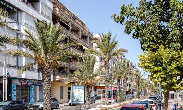 Resale - Apartment - Torrevieja - Playa del cura