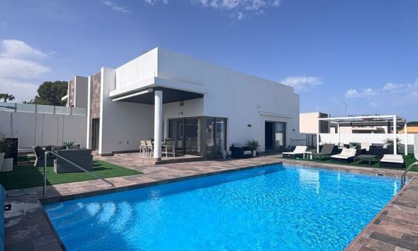 Resale - Villa - Orihuela Costa - Pau 8