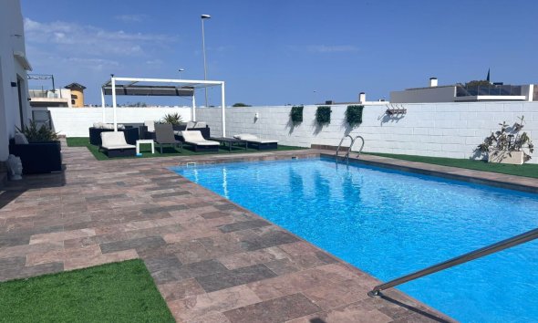 Resale - Villa - Orihuela Costa - Pau 8