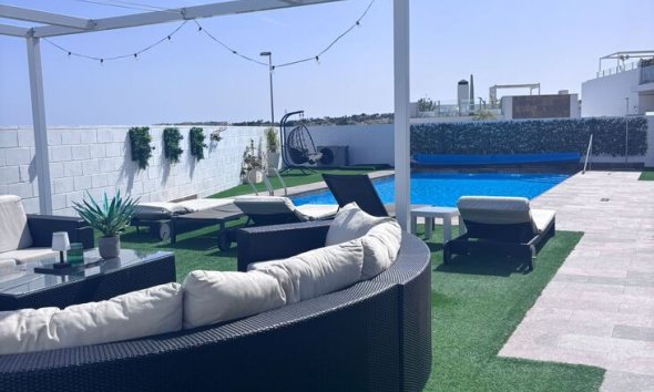 Resale - Villa - Orihuela Costa - Pau 8