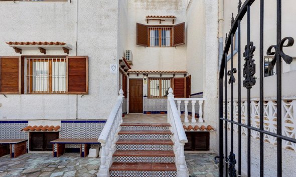 Resale - Terraced house / Townhouse - Torrevieja - Calas blanca