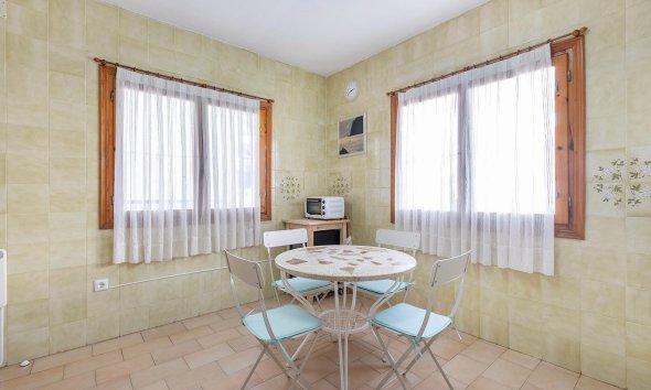 Resale - Terraced house / Townhouse - Torrevieja - Calas blanca