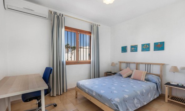 Resale - Terraced house / Townhouse - Torrevieja - Calas blanca
