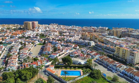 Resale - Terraced house / Townhouse - Torrevieja - Calas blanca
