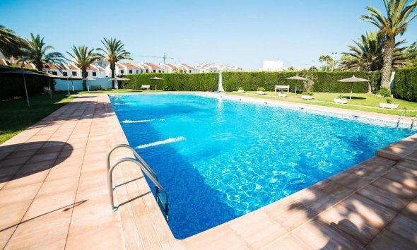 Resale - Terraced house / Townhouse - Torrevieja - Calas blanca