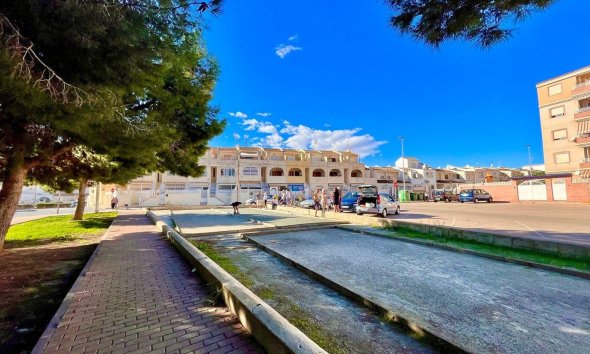 Resale - Terraced house / Townhouse - Torrevieja - Calas blanca