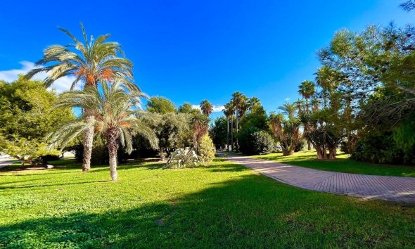 Resale - Terraced house / Townhouse - Torrevieja - Calas blanca