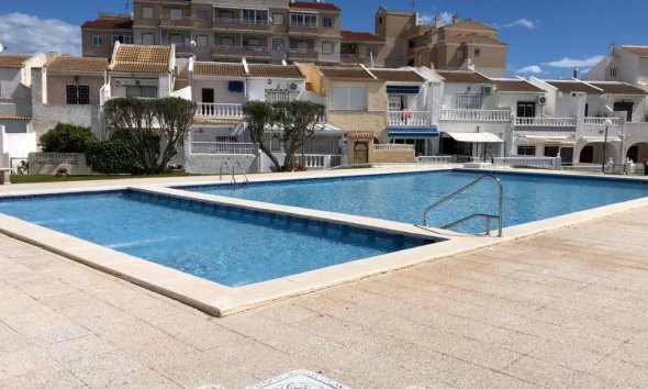 Resale - Terraced house / Townhouse - Torrevieja - Calas blanca