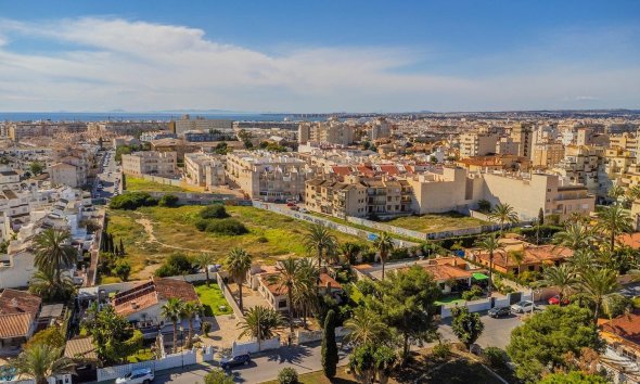 Resale - Terraced house / Townhouse - Torrevieja - Calas blanca