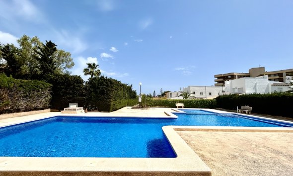 Resale - Villa - Orihuela Costa - La Zenia