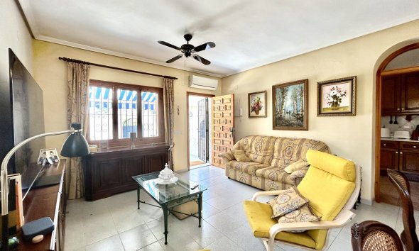 Resale - Villa - Orihuela Costa - La Zenia