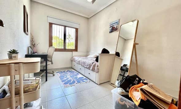 Resale - Villa - Orihuela Costa - La Zenia
