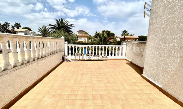 Resale - Villa - Orihuela Costa - La Zenia