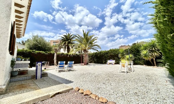 Resale - Villa - Orihuela Costa - La Zenia