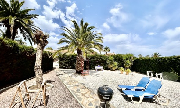 Resale - Villa - Orihuela Costa - La Zenia