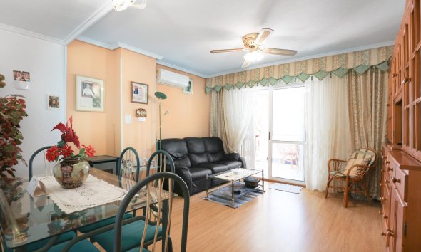Resale - Apartment - Torrevieja - Playa del cura