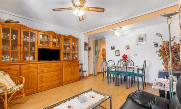 Resale - Apartment - Torrevieja - Playa del cura