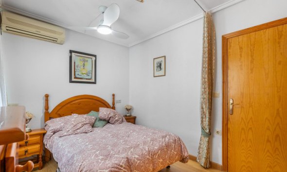 Resale - Apartment - Torrevieja - Playa del cura