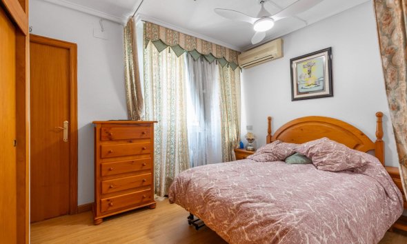 Resale - Apartment - Torrevieja - Playa del cura