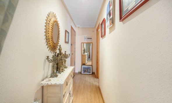 Resale - Apartment - Torrevieja - Playa del cura