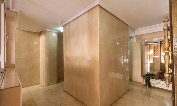 Resale - Apartment - Torrevieja - Playa del cura