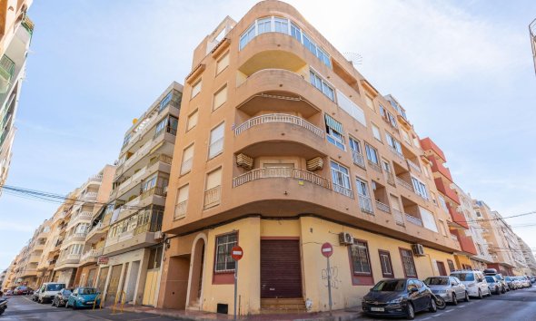 Resale - Apartment - Torrevieja - Playa del cura