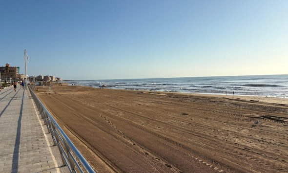 Resale - Apartment - Torrevieja - La Mata