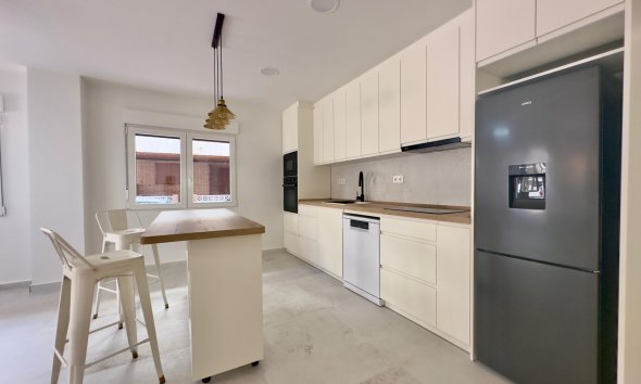 Resale - Apartment - Torrevieja - Acequion