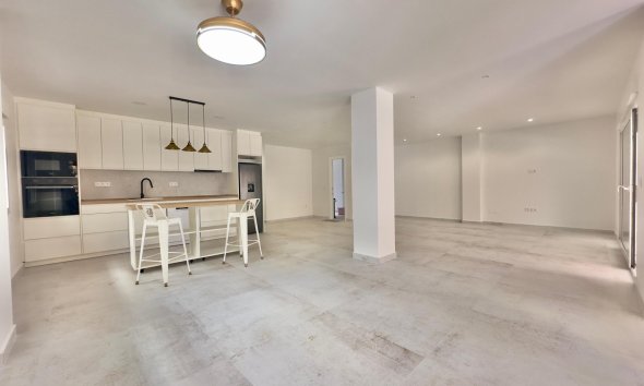 Resale - Apartment - Torrevieja - Acequion