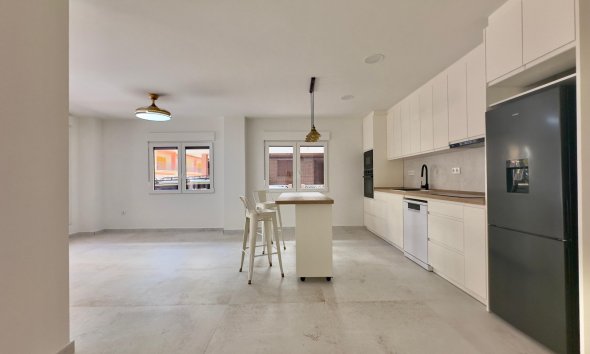 Resale - Apartment - Torrevieja - Acequion